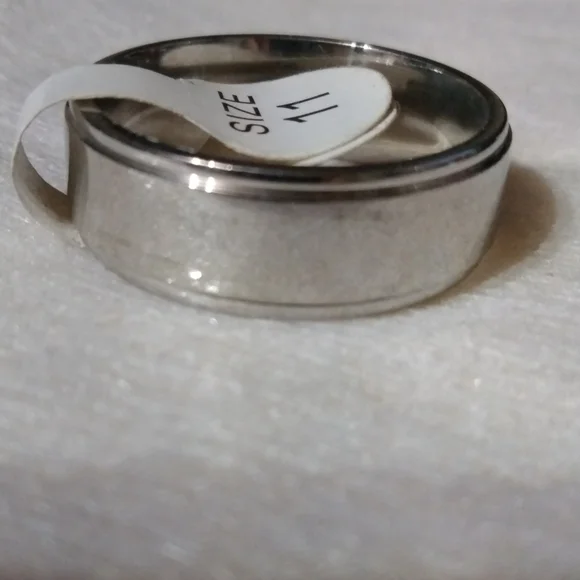 Steel wedding band ring silver tone NWT size 11 (sku 636) - Picture 3 of 4